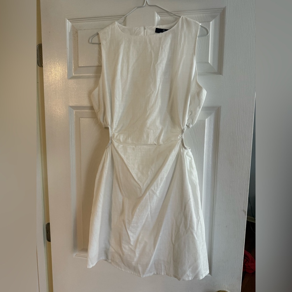 Chic White Backless Dress